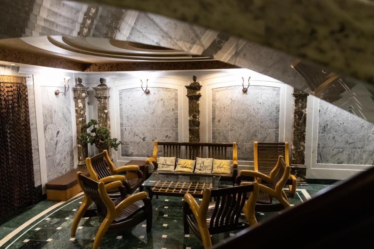 Hotel "Mandarin Clubhouse" Харьков Экстерьер фото