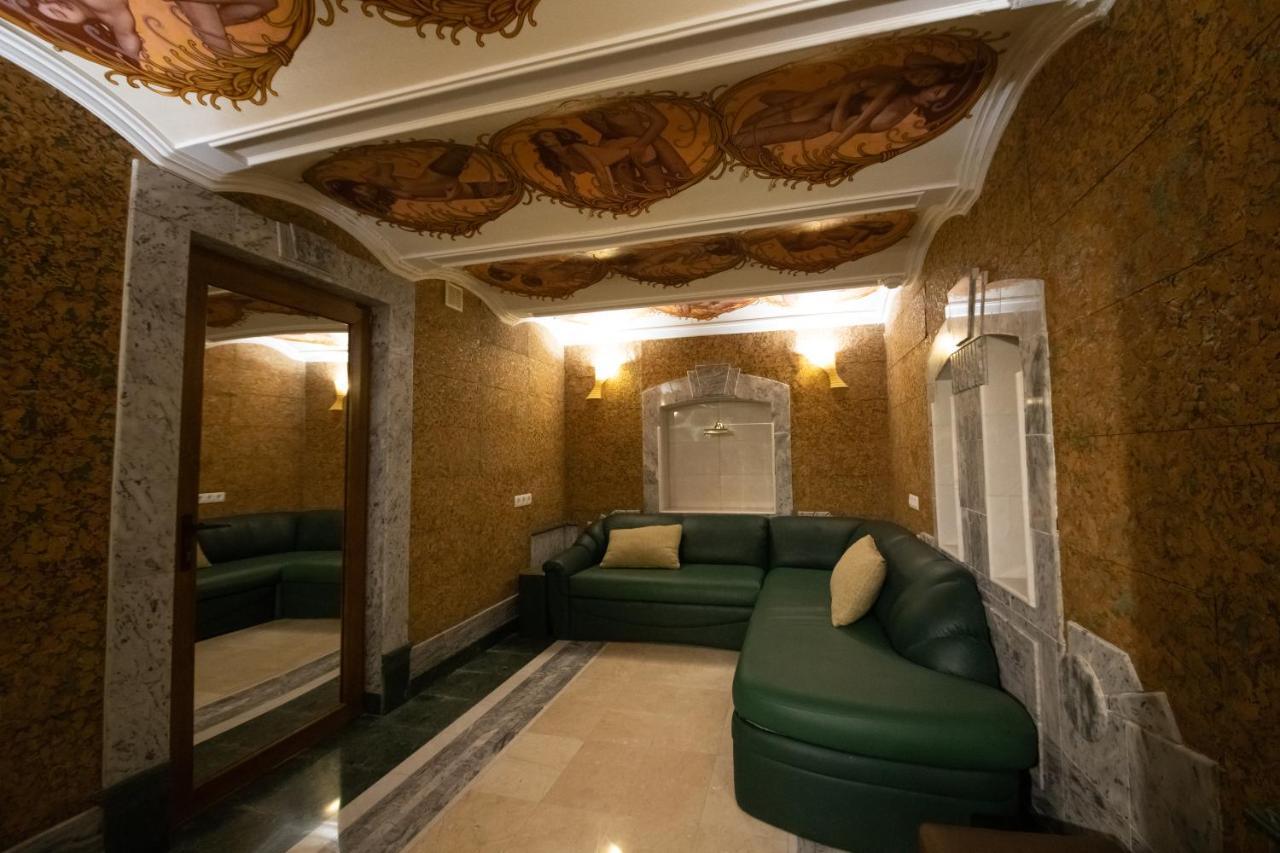 Hotel "Mandarin Clubhouse" Харьков Экстерьер фото